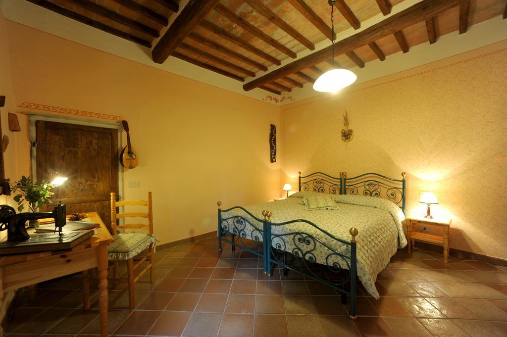 Agriturismo Podere Poggio Ai Cieli San Gimignano Cameră foto